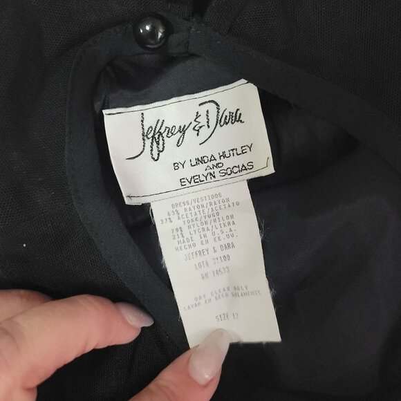 Jeffery and Dara Elegant Black Sleeveless Evening Dress By linda hutley Size 12 - Picture 3 of 3